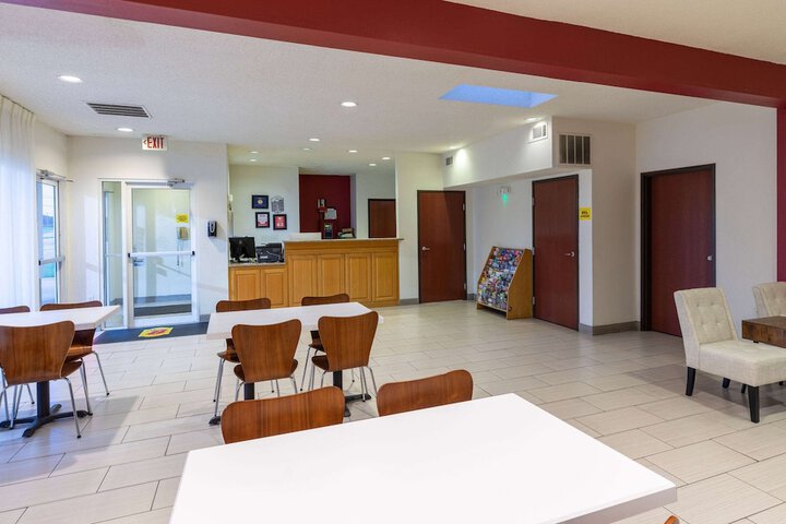 Super 8 by Wyndham Garland / Rowlett/East Dallas Area