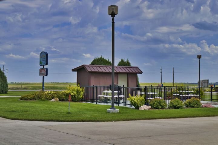 Trade Winds Motel
