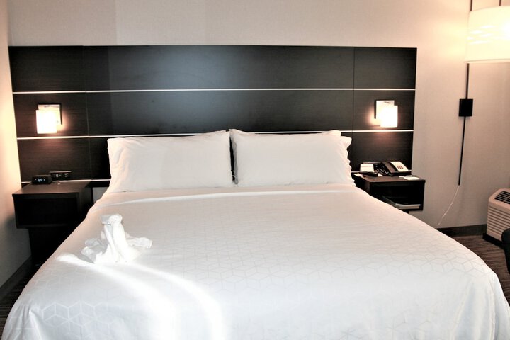 Room 45 of 66