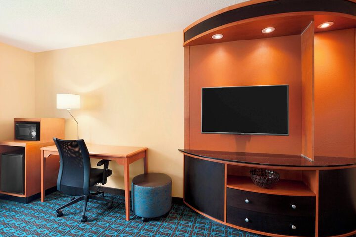Room 10 of 20