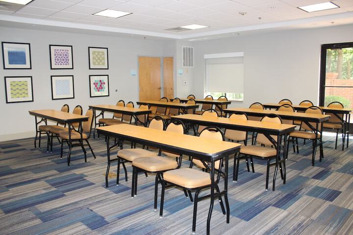 Holiday Inn Express Forest City by IHG