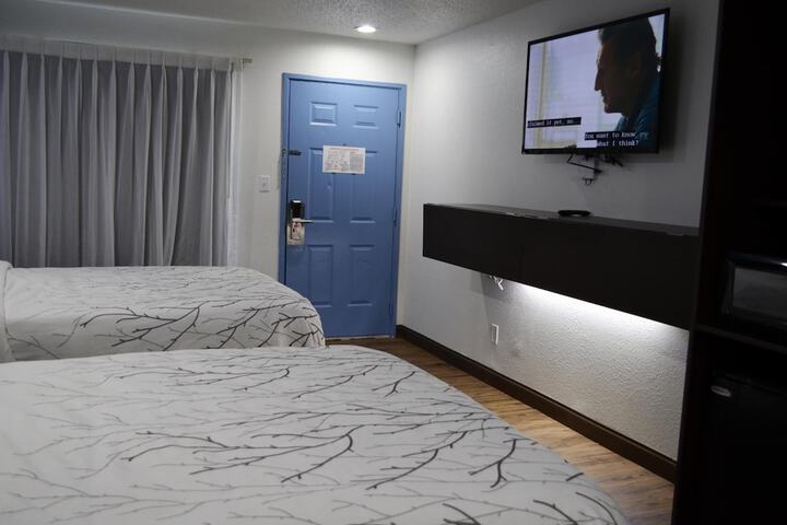 Room 13 of 25