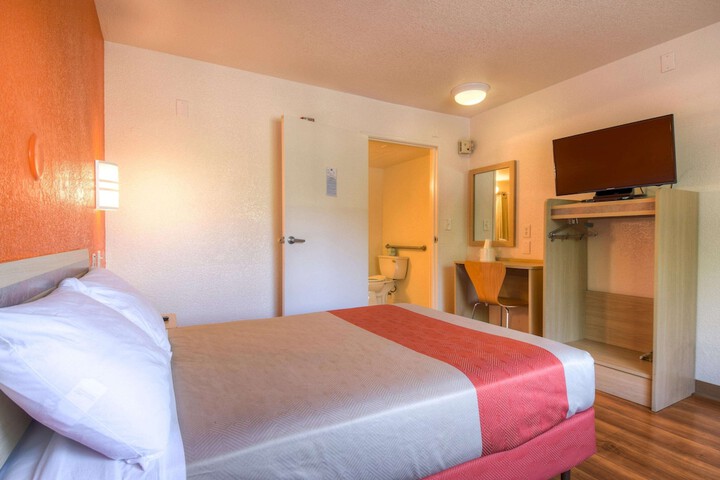 Room 15 of 25