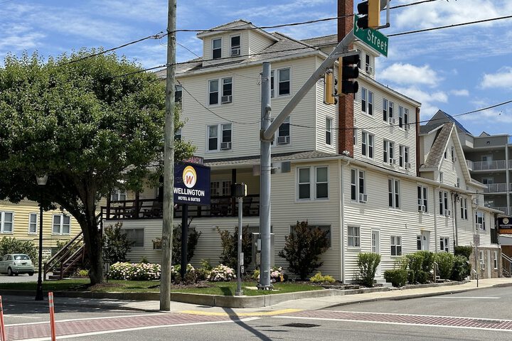 Hotel 8 of 65