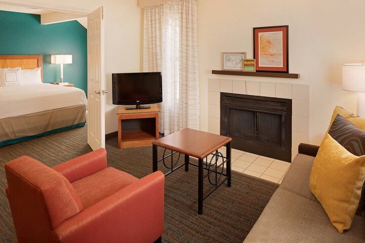 Room 15 of 27