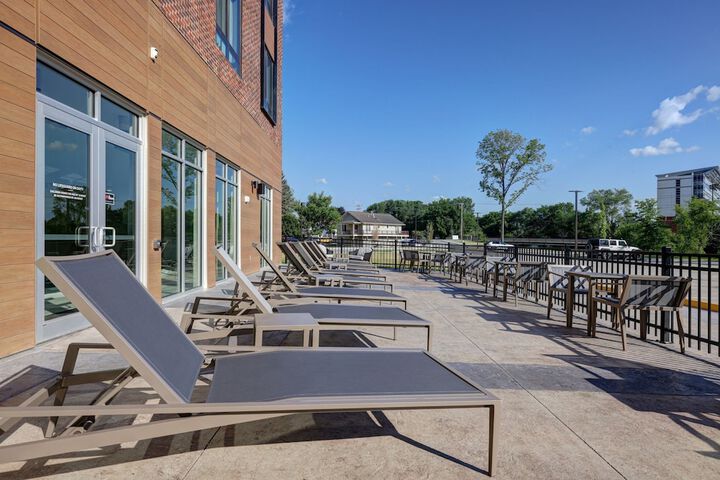 Courtyard by Marriott Iowa City University Heights