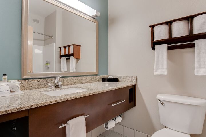 Holiday Inn Express Hotel & Suites St. Cloud by IHG