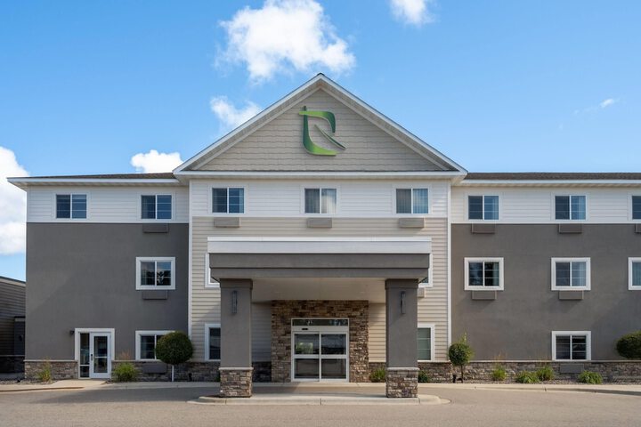 Little Crow Hotel & Conference Trademark by Wyndham