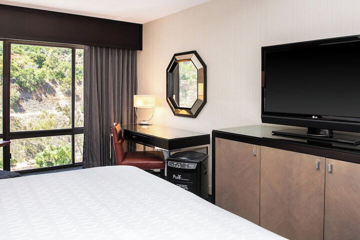 Room 22 of 114