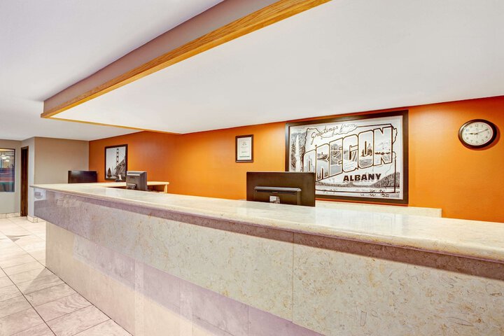 Super 8 by Wyndham Albany / Corvallis
