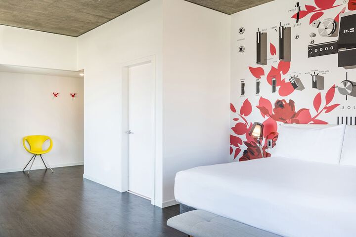 Room 37 of 75