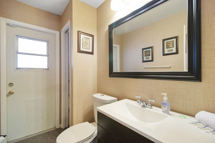 Tampa Bay- Large Pool home- Private Heated Pool!