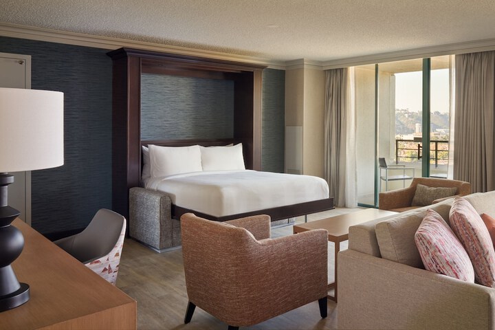 Room 21 of 61