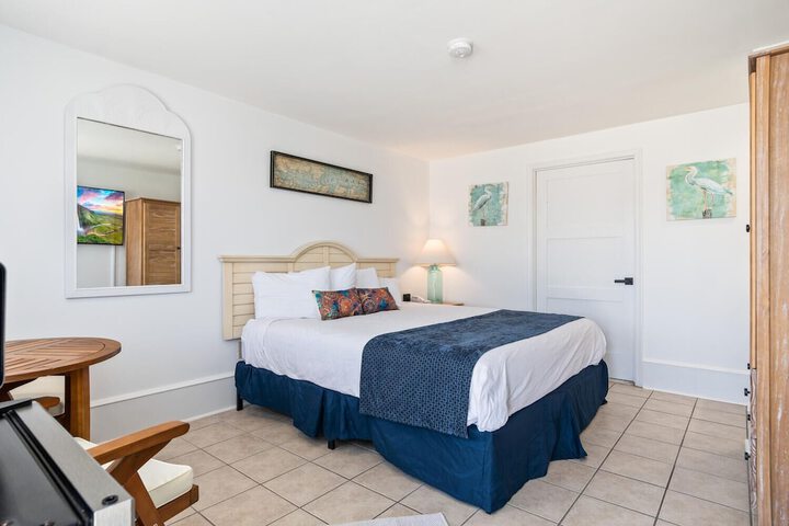 Room 12 of 22