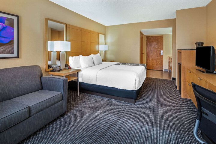 Room 21 of 31