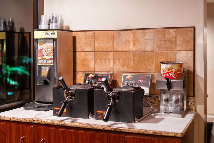 Breakfast/Coffee Service 40 of 46