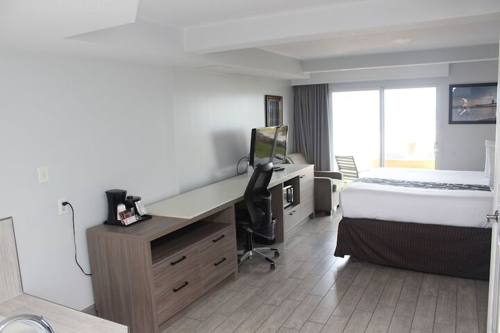 Room 34 of 84