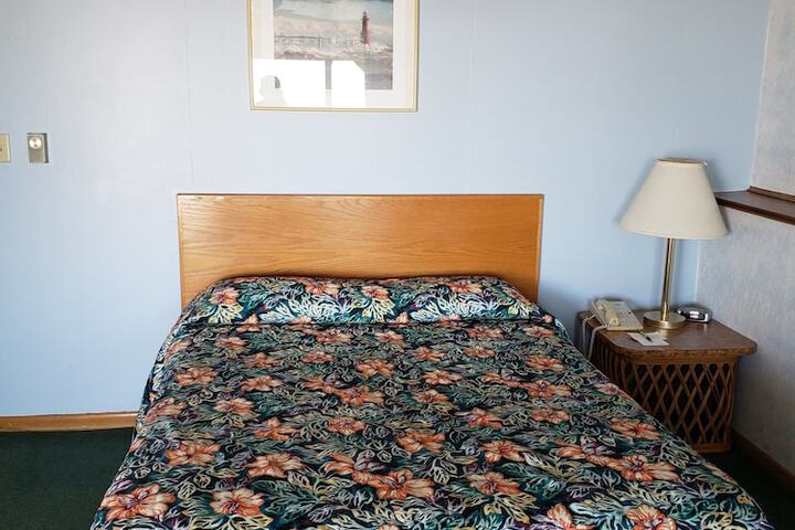 Algoma Beach Motel