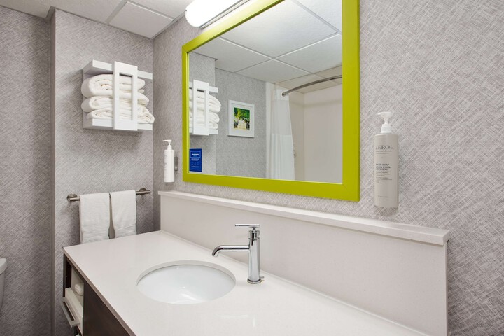 Hampton Inn & Suites Cleveland-Airport / Middleburg Heights
