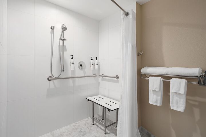Embassy Suites by Hilton Seattle Tacoma International Airport