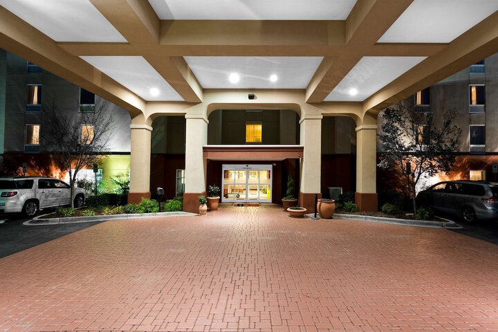 Hotel 2 of 74