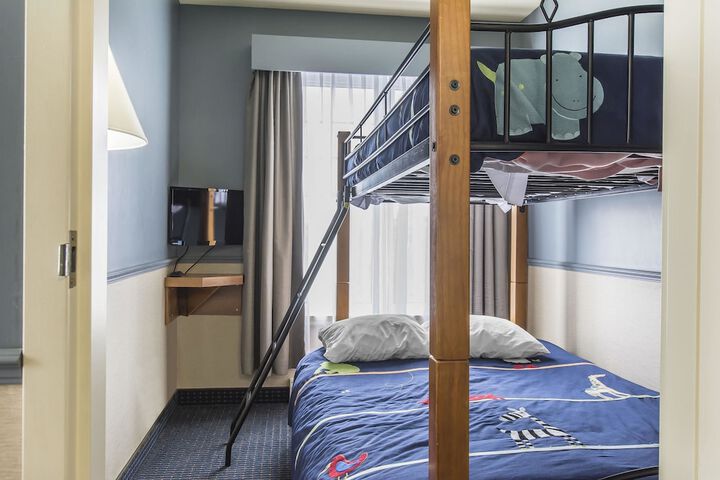 Room 48 of 68