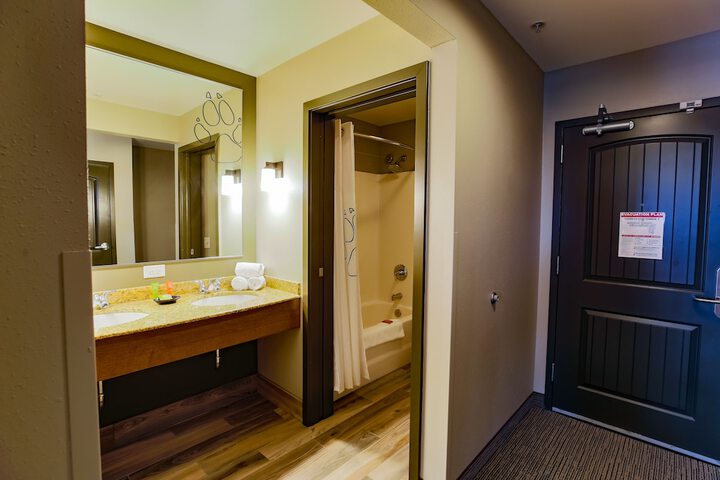 Room 21 of 74