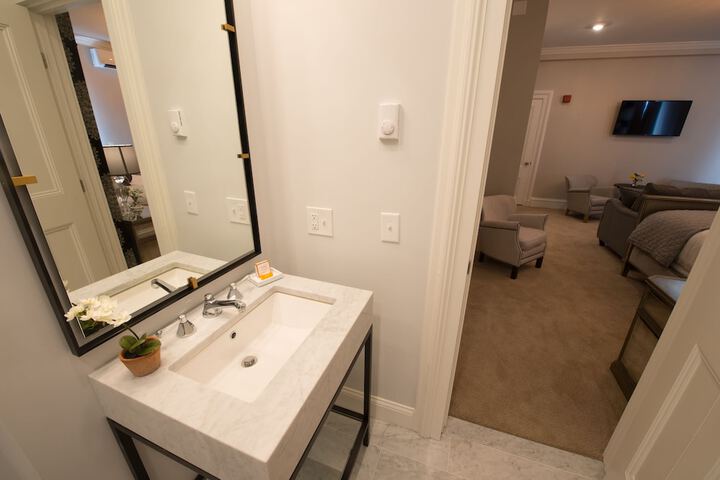 Room 49 of 62