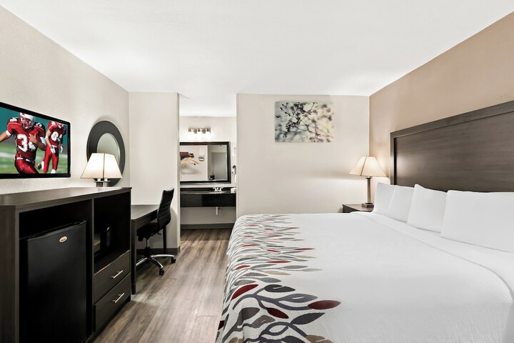 Room 11 of 38