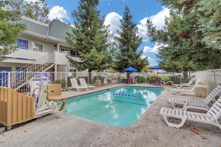 Pool 6 of 45