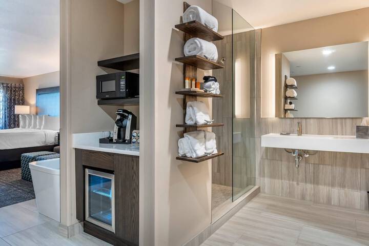 Lincoln Sands Oceanfront Resort an Ascend Collection Hotel