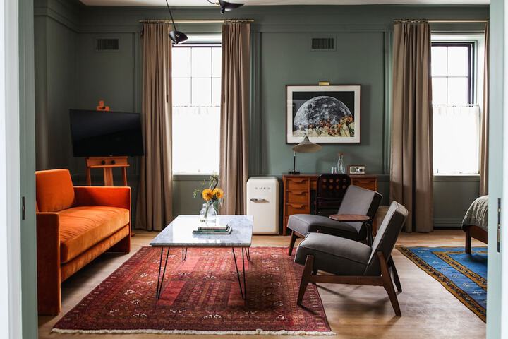 Room 5 of 32
