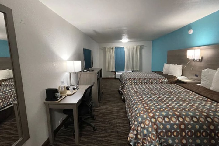Room 12 of 26