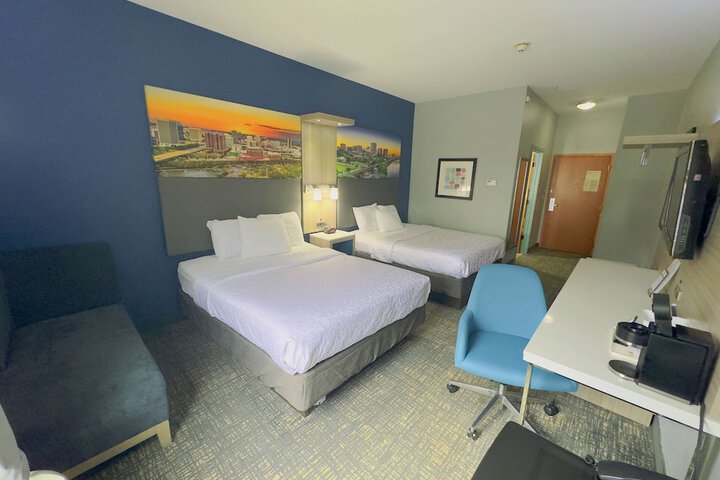 Room 10 of 33