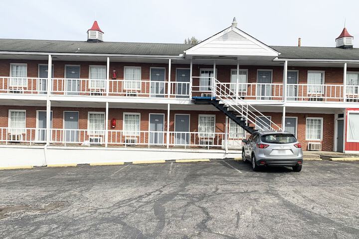 Hotel 7 of 30