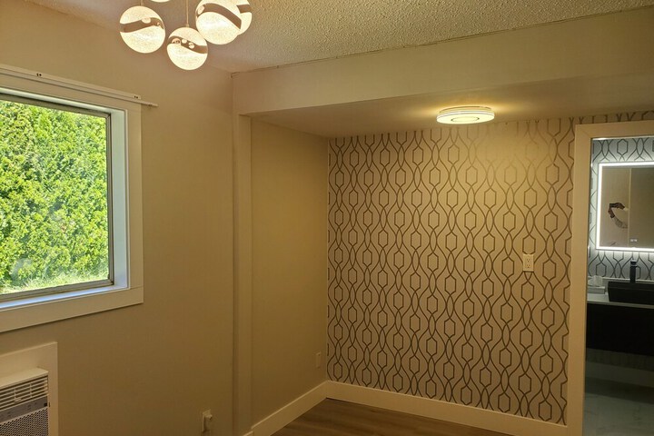 Room 14 of 33