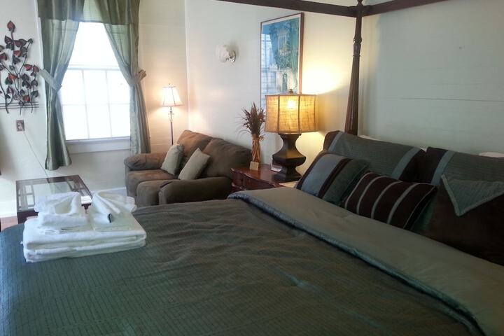 Room 70 of 112