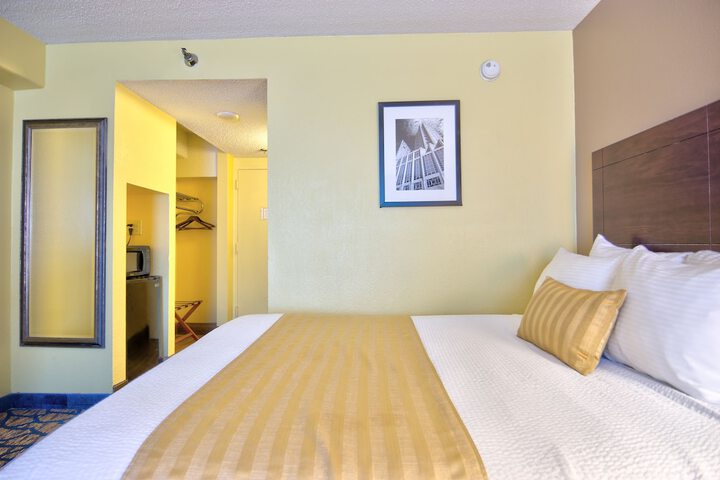 Room 16 of 41