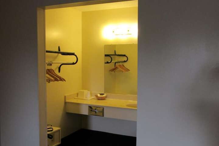 Room 16 of 26