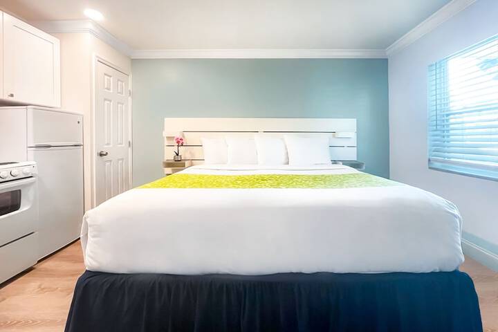 Room 10 of 26