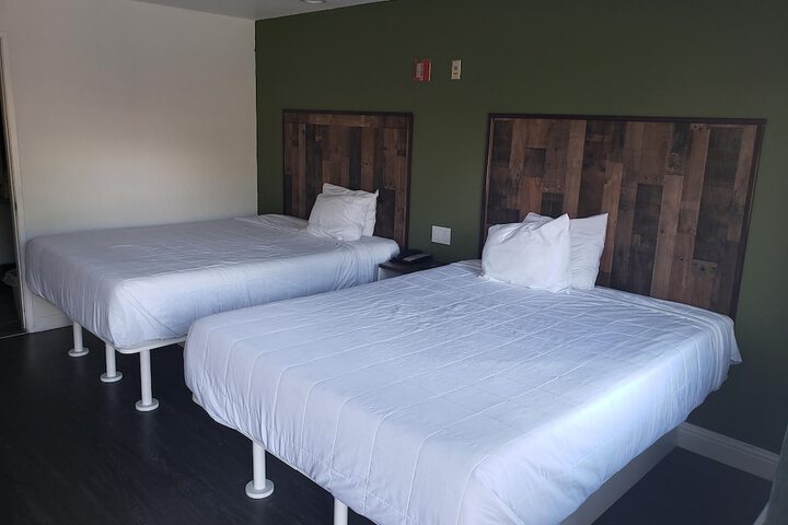 Room 16 of 34