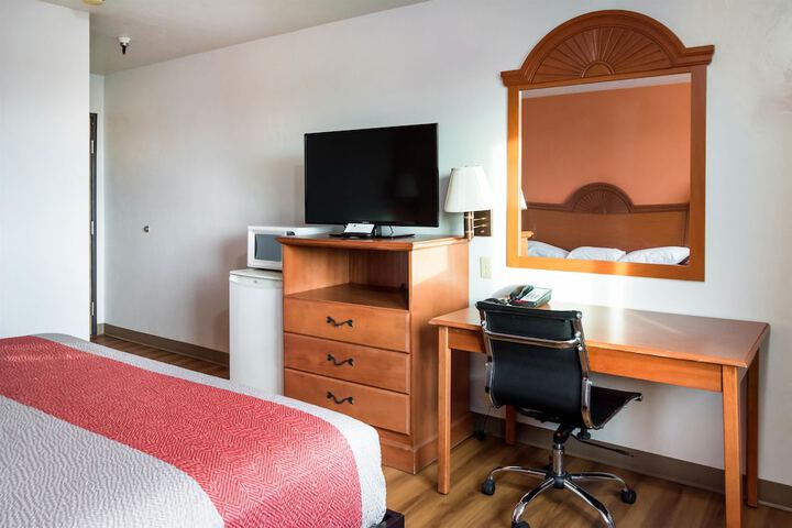 Room 43 of 68