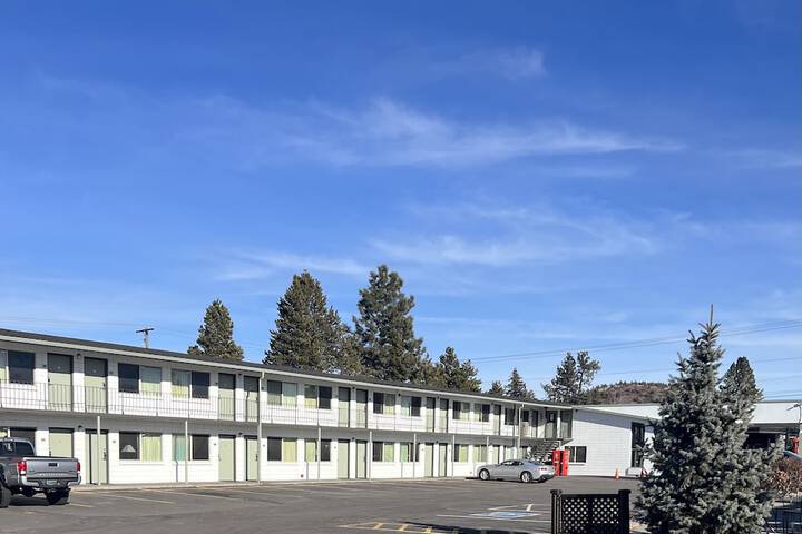 Hotel 5 of 27