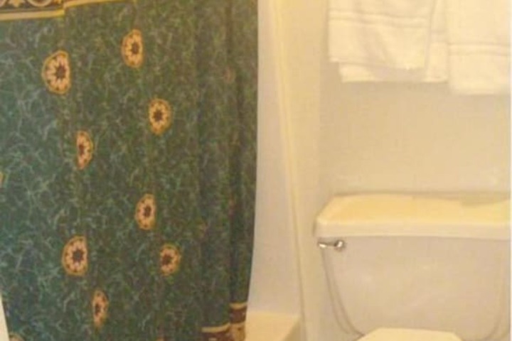 Room 8 of 8