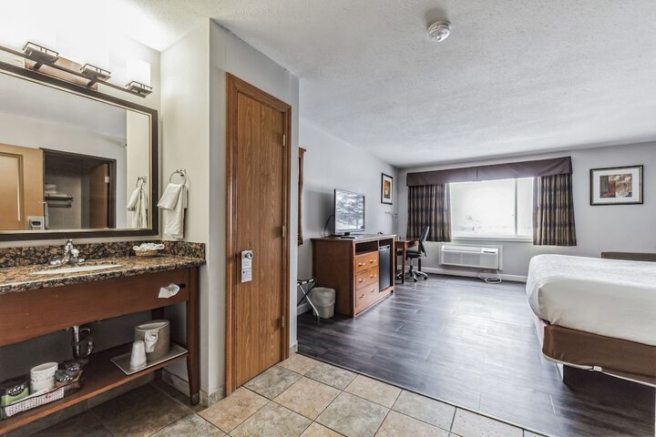 Room 13 of 20