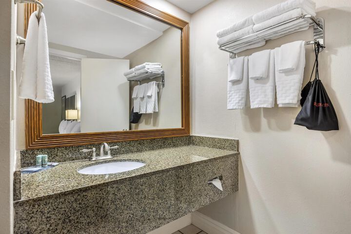 Best Western Pier Point Inn