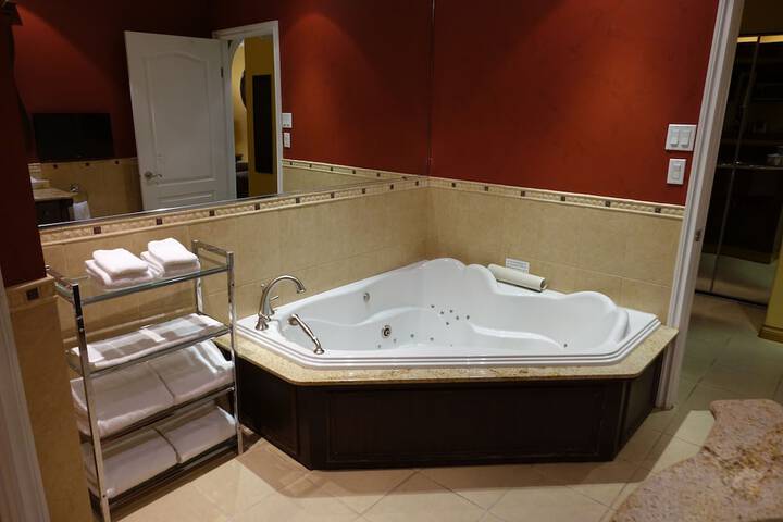 Hot Tub 58 of 62