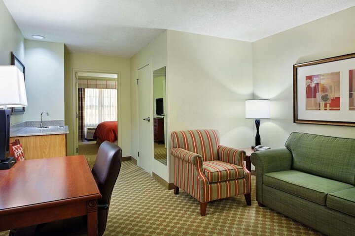 Room 10 of 14