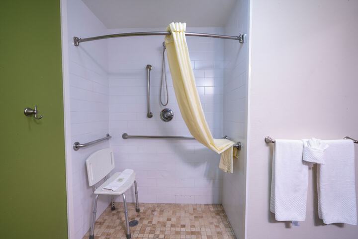 Room 21 of 32
