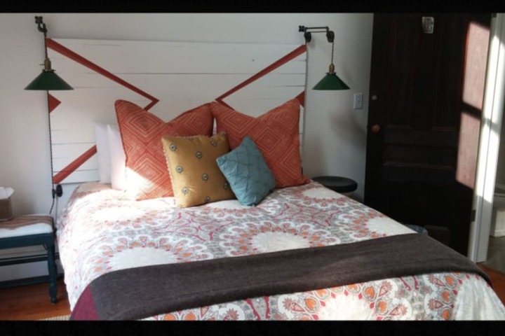 Room 27 of 38